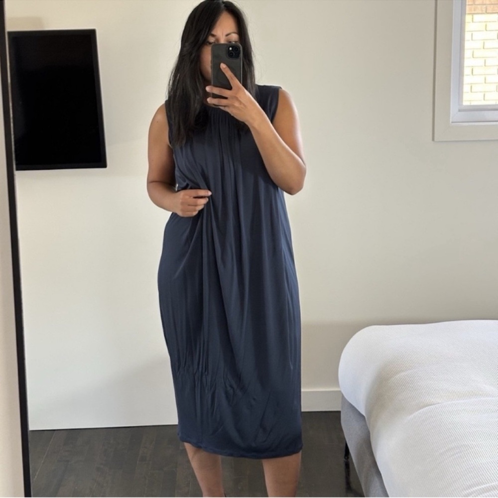 Salvatore Ferragamo Gathered Neckline Dress Midi In Navy Blue Size Small♥️